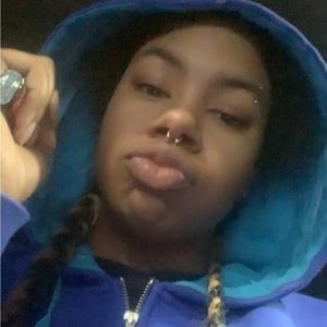 Meet your Posher, Queen